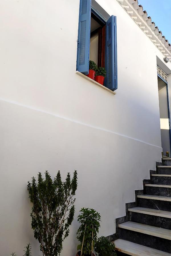Ariadne,Traditional Apartment In Centre Of Poros Poros Town Екстериор снимка