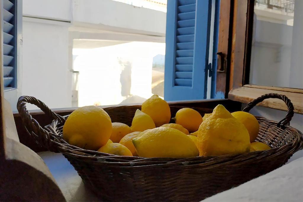 Ariadne,Traditional Apartment In Centre Of Poros Poros Town Екстериор снимка